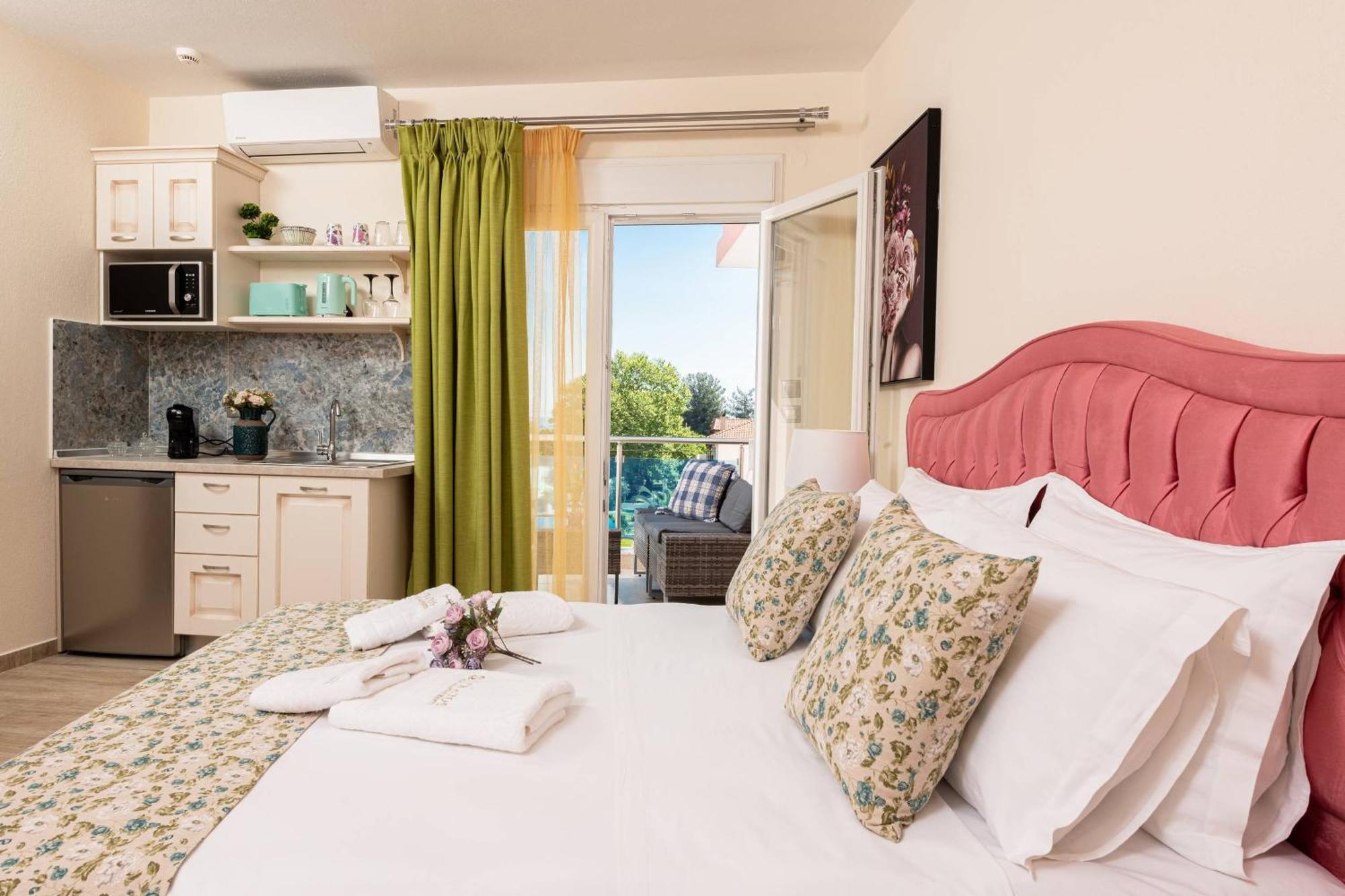 Stratos Deluxe Apartments Skala Potamias Quarto foto